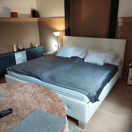 Ujszeged Apartmán *